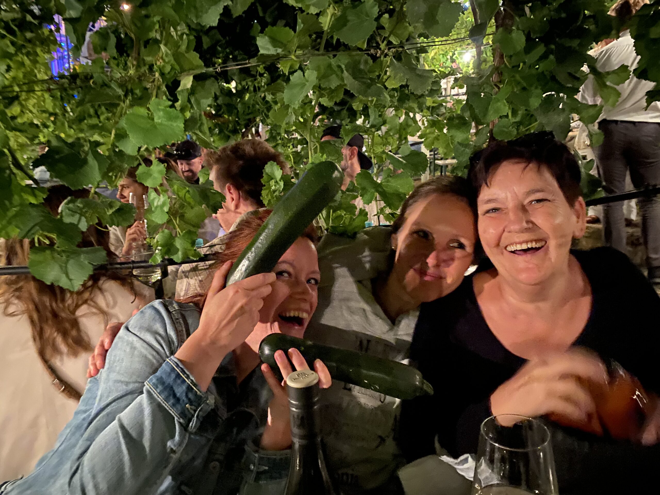 Mitarbeiterinnen der Zahnärzte am Sanderrasen bei einem gemeinsamen Teamevent